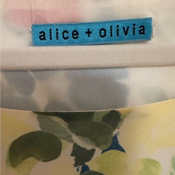 Alice + Olivia Colorful Floral Blouse Size 6. - Picture 3 of 7